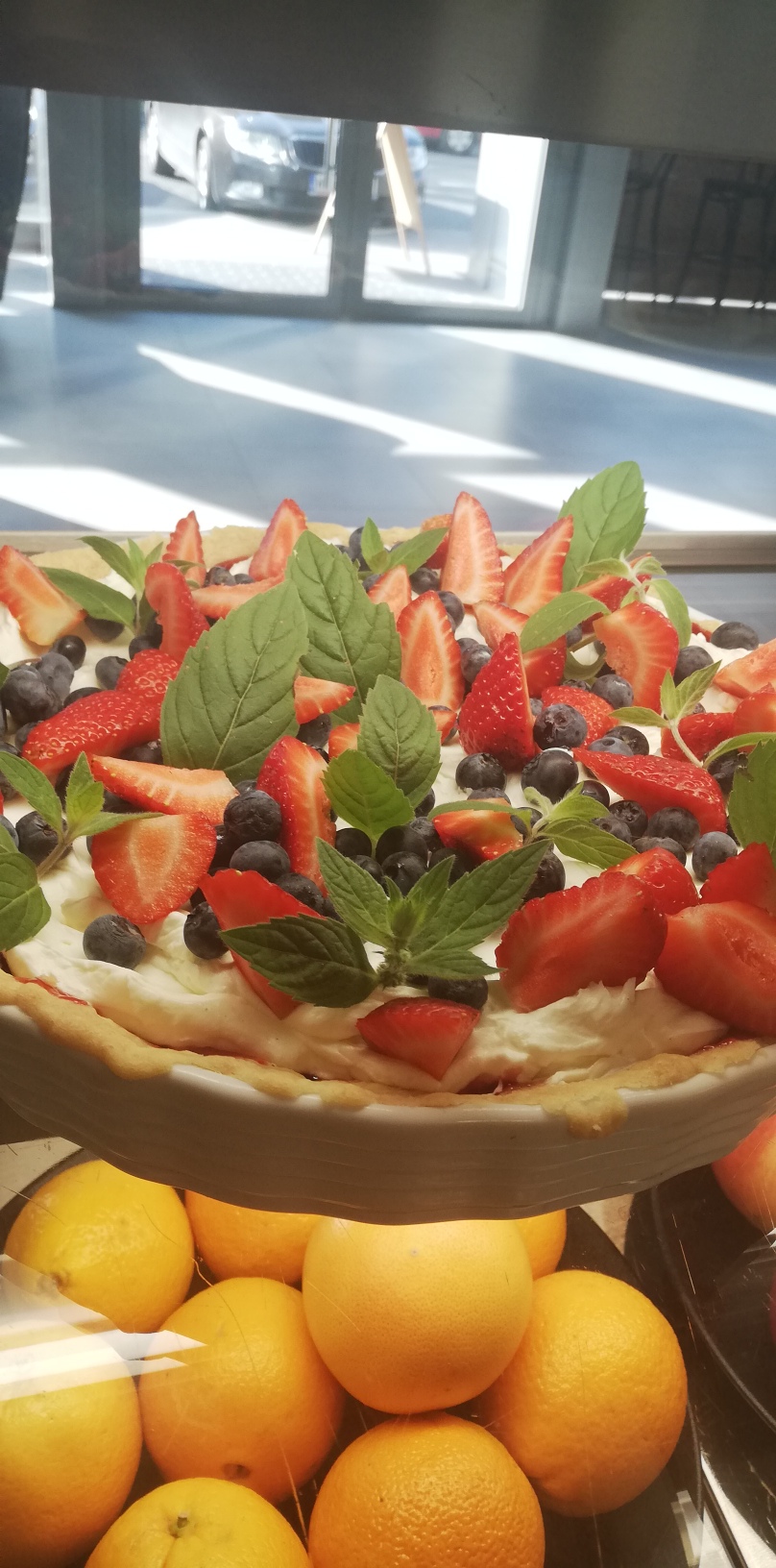 tarta z mascarpone i owocami