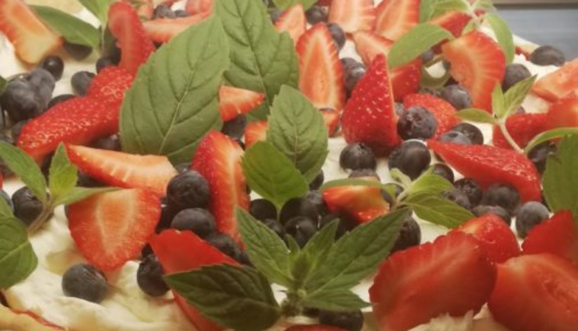 tarta z mascarpone i owocami